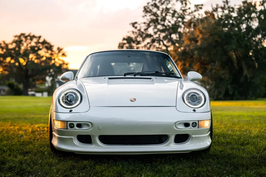 Este Porsche 911 restomod Project Gravette tiene 510 CV y alma de Land Rover 25 Motor16 porsche 911 restomod ecd exterior 1 Motor16