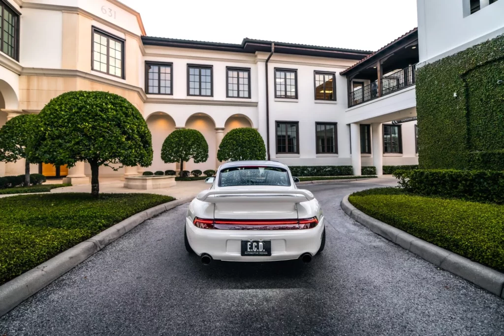 Este Porsche 911 restomod Project Gravette tiene 510 CV y alma de Land Rover 2 Motor16 porsche 911 restomod ecd exterior 28 Motor16