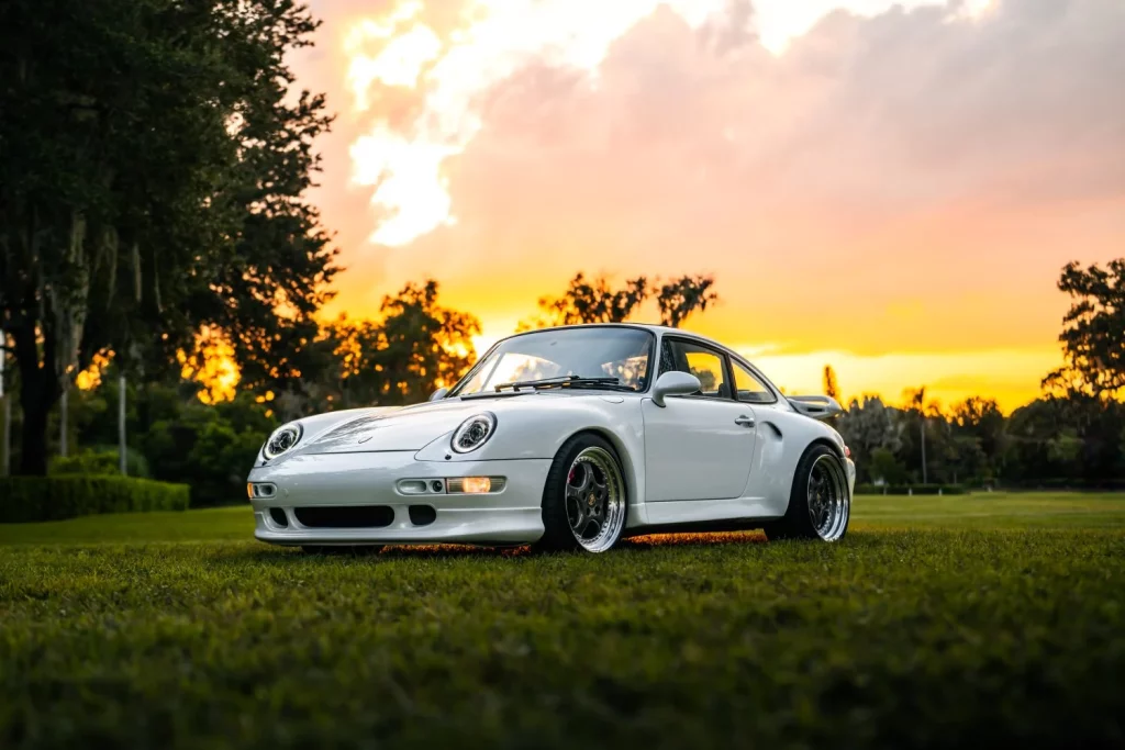 Este Porsche 911 restomod Project Gravette tiene 510 CV y alma de Land Rover 23 Motor16 porsche 911 restomod ecd exterior 3 Motor16