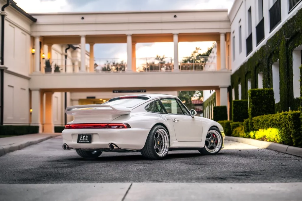 Este Porsche 911 restomod Project Gravette tiene 510 CV y alma de Land Rover 17 Motor16 porsche 911 restomod ecd exterior 9 Motor16