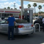 Pablo (43), operario de gasolinera: «Esto puede hacer que tu coche gaste el doble de gasolina»