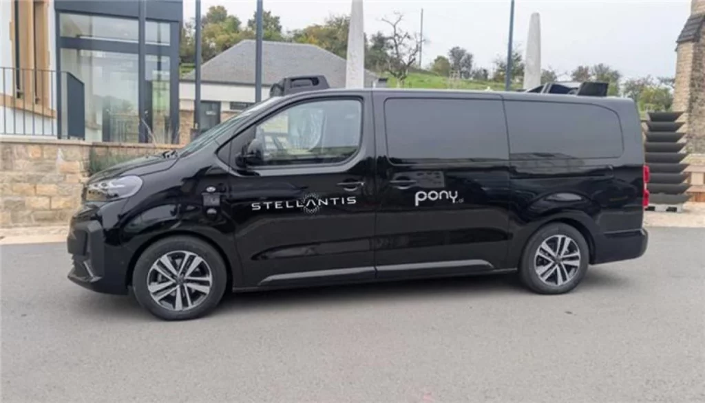 Stellantis desplegará robotaxis en Europa tras renunciar a su programa propio de conducción autónoma 1 Motor16 Stellantis desplegará robotaxis en Europa tras renunciar a su programa propio de conducción autónoma