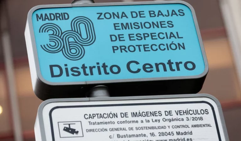 El truco que puedes hacer desde tu teléfono móvil y con el que jamás te podrán una multa por entrar en una ZBE