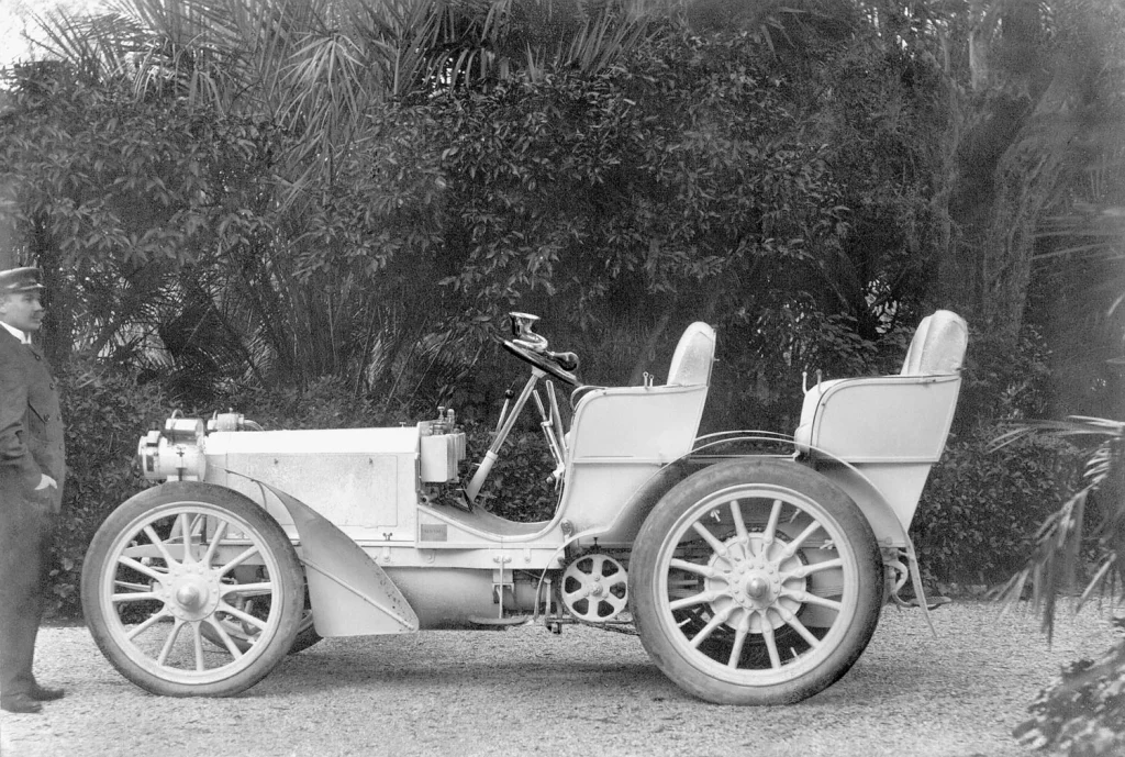 El primer Mercedes cumple 125 años: cuando el automóvil dejó de ser un carruaje motorizado 8 Motor16 125 ANOS PRIMER MERCEDES 2 Motor16