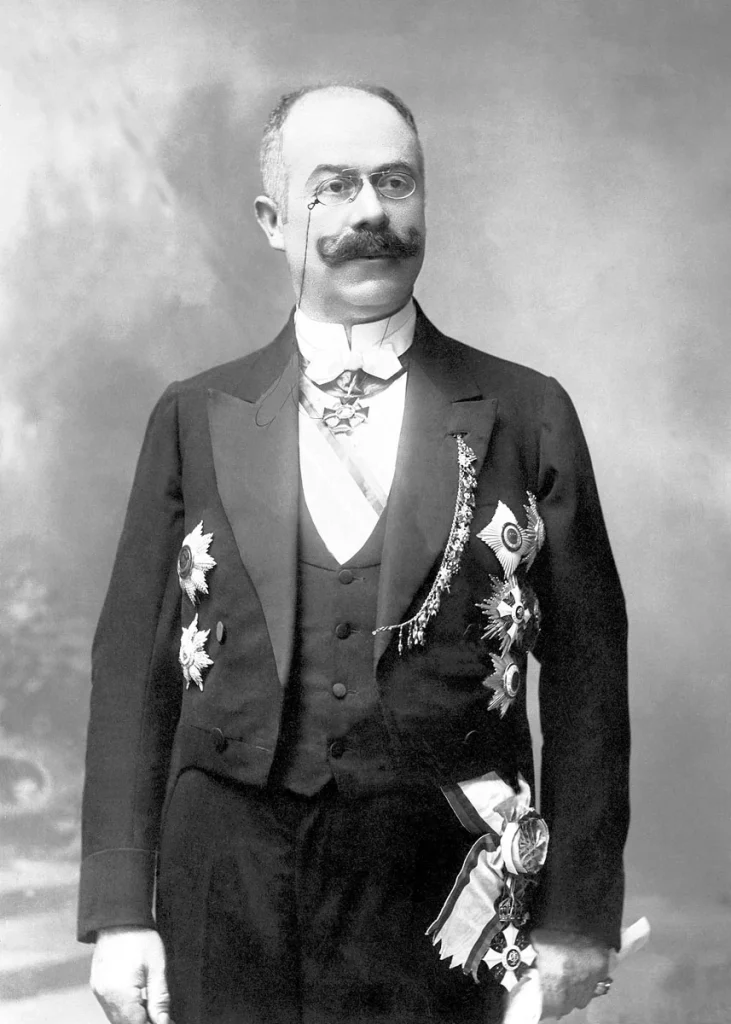 El primer Mercedes cumple 125 años: cuando el automóvil dejó de ser un carruaje motorizado 2 Motor16 125 ANOS PRIMER MERCEDES 4 Motor16