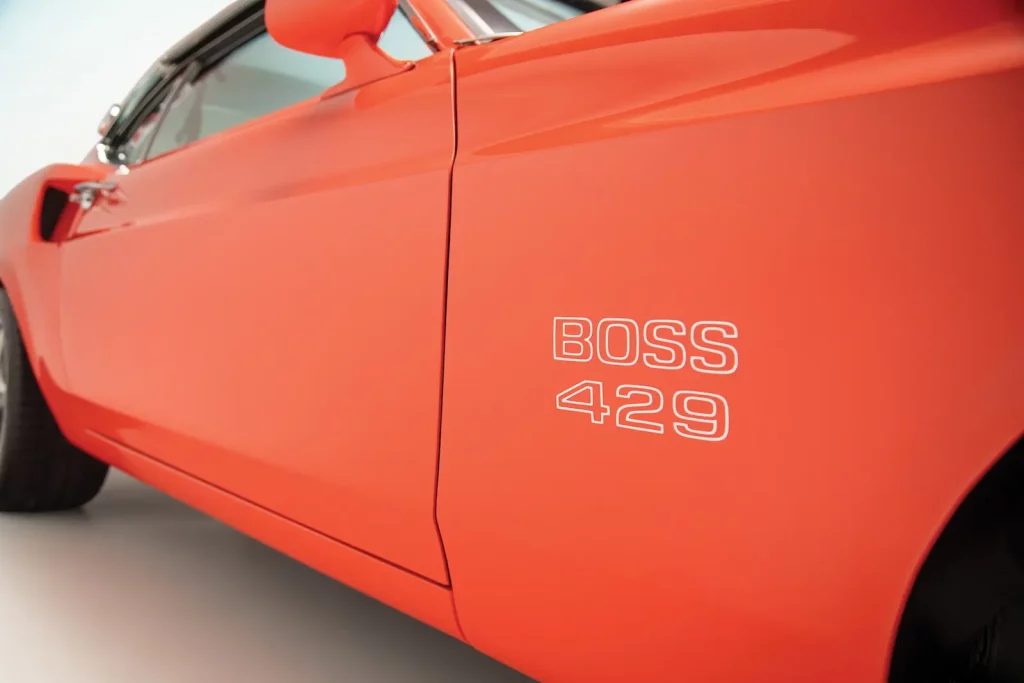 El mejor restomod de un Ford Mustang Boss 429 lo fabrica Revology y lo vende a precio de Ferrari 23 Motor16 1969 revology boss mustang 429 3 Motor16