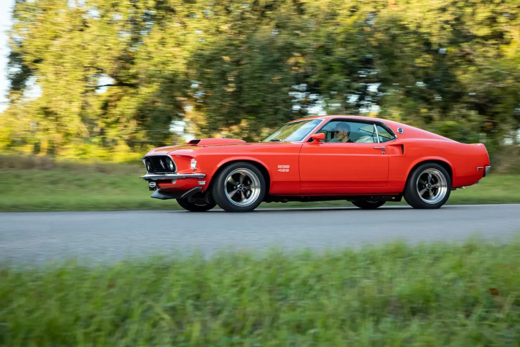 El mejor restomod de un Ford Mustang Boss 429 lo fabrica Revology y lo vende a precio de Ferrari 11 Motor16 1969 revology boss mustang 429 32 Motor16