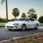 Este Toyota Supra de 1998 parece que salió ayer del concesionario. De ahí su precio
