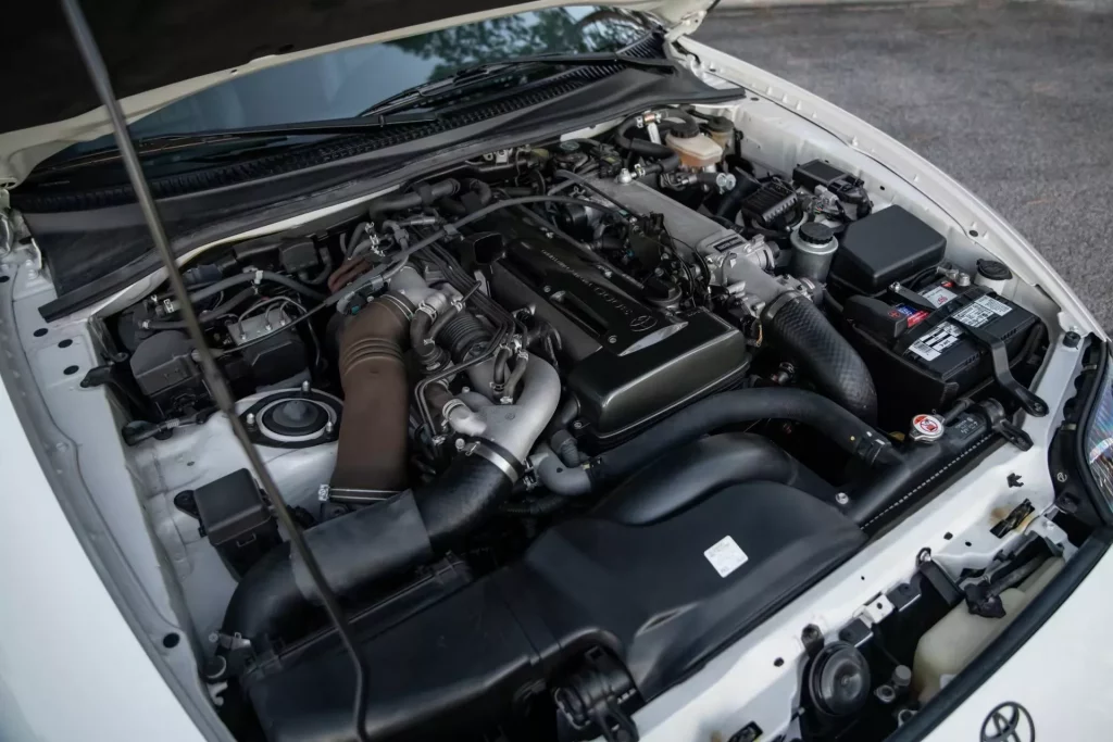 Este Toyota Supra de 1998 parece que salió ayer del concesionario. De ahí su precio 30 Motor16 1998 Toyota Supra A80 Mecum 24 Motor16