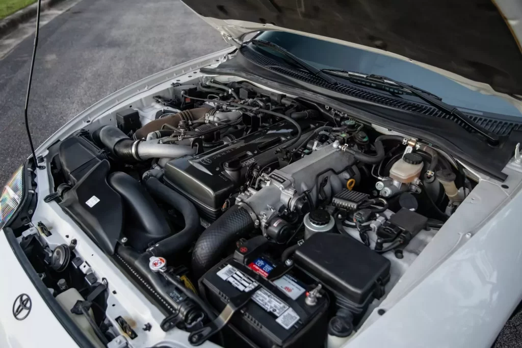 Este Toyota Supra de 1998 parece que salió ayer del concesionario. De ahí su precio 29 Motor16 1998 Toyota Supra A80 Mecum 27 Motor16