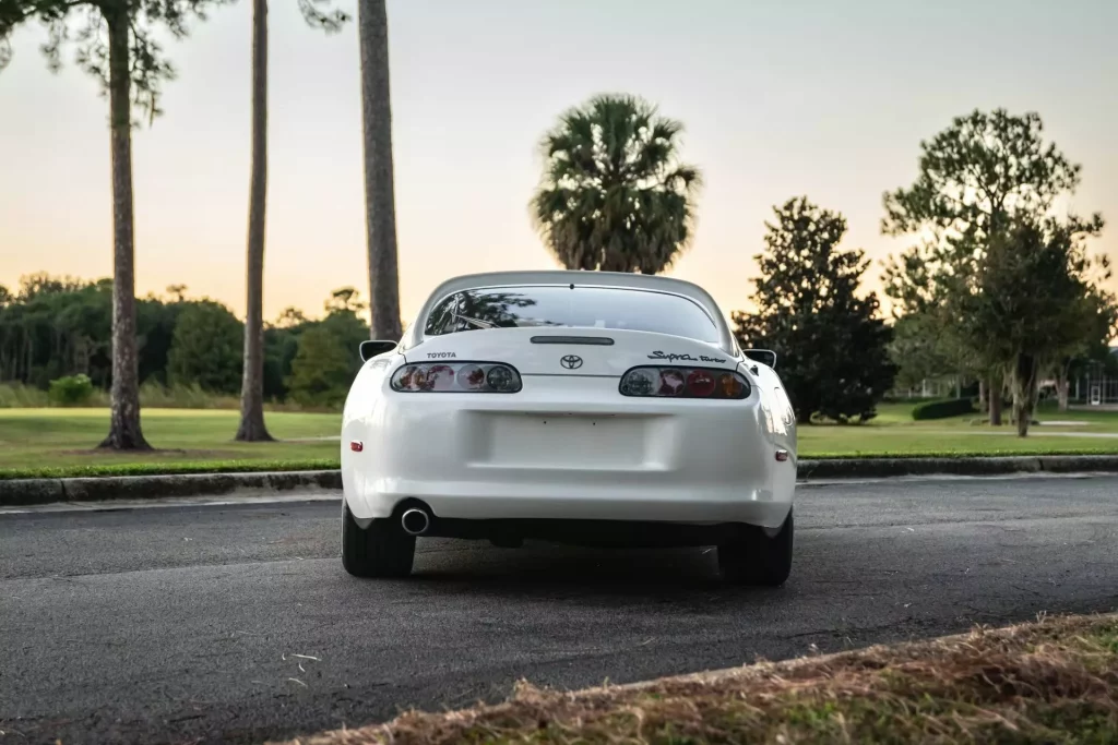 Este Toyota Supra de 1998 parece que salió ayer del concesionario. De ahí su precio 11 Motor16 1998 Toyota Supra A80 Mecum 5 Motor16