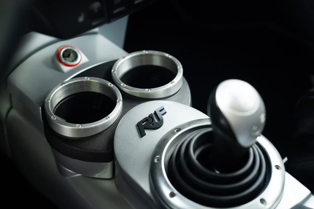 Volkswagen New Beetle Turbo S: El escarabajo que soñaba con ser 911 y RUF lo hizo posible 21 Motor16 2002 RUF Volkswagen Beetle Turbo S 17 Motor16