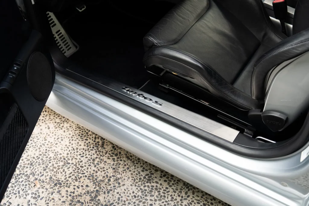 Volkswagen New Beetle Turbo S: El escarabajo que soñaba con ser 911 y RUF lo hizo posible 25 Motor16 2002 RUF Volkswagen Beetle Turbo S 21 Motor16