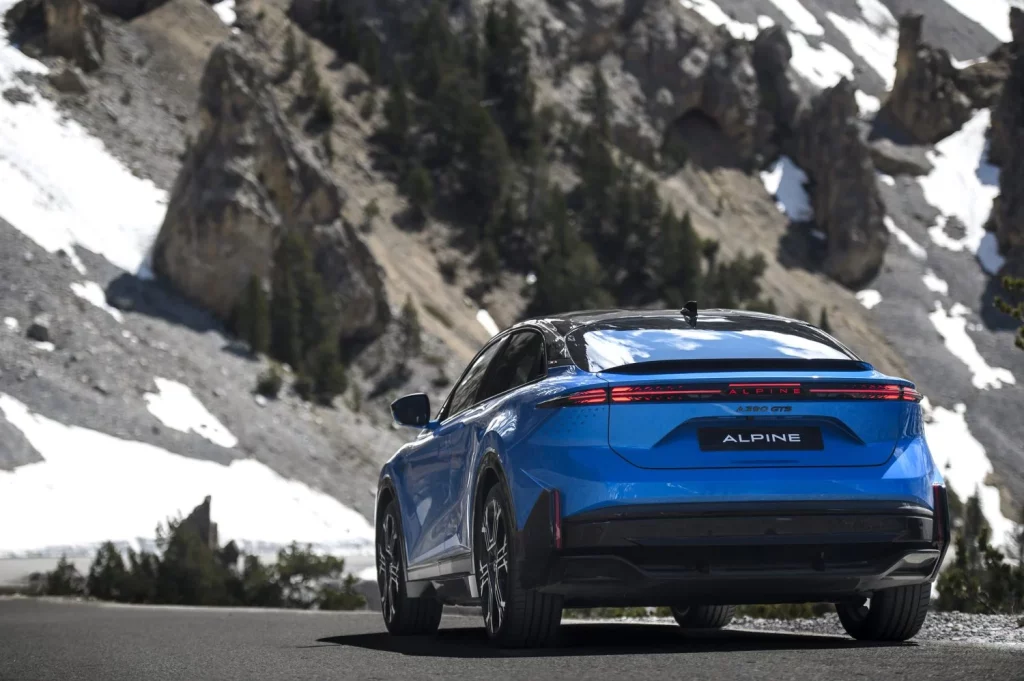 La tecnología que esconde el Alpine A390 para difuminar sus dos toneladas de peso en curva 2 Motor16 2025 Alpine A390. Active Torque Vectoring. Imagen movimiento.