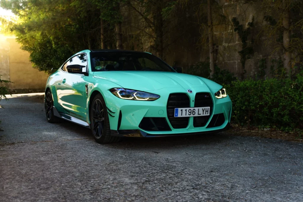 2025 BMW Individual colores 6 Motor16