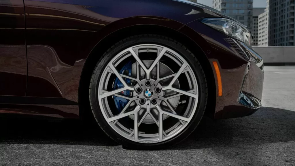 Si quieres uno de estos BMW M340i xDrive que vas a tener que mudar a 6.000 kilómetros 19 Motor16 2025 BMW M340i xDrive 50 Jahre Edition Canada 11 Motor16