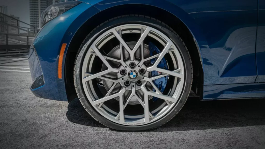 Si quieres uno de estos BMW M340i xDrive que vas a tener que mudar a 6.000 kilómetros 15 Motor16 2025 BMW M340i xDrive 50 Jahre Edition Canada 17 Motor16