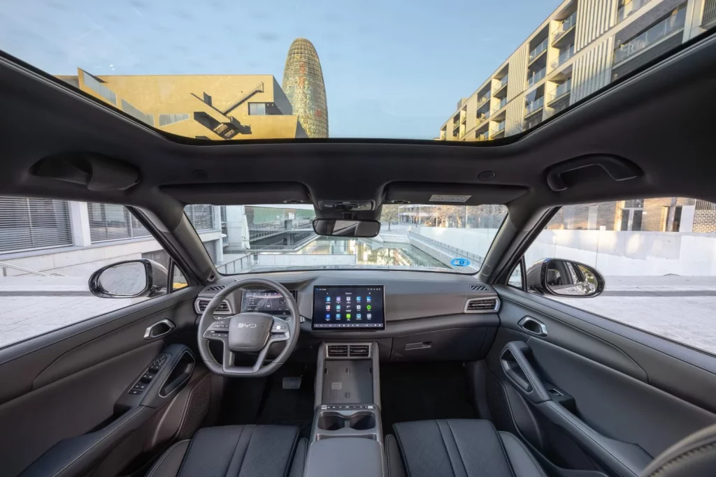 BYD ATTO 2 Comfort: Mucho más que una batería más grande para llegar más lejos 2 Motor16 2025 BYD ATTO 2 Comfort. Imagen salpicadero.