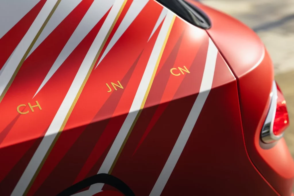 2025 Bentley Bentayga Remembrance car 11 Motor16