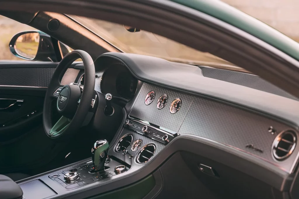 La Czech Squadron Collection con la que Bentley Praga homenajea a los héroes de la RAF 21 Motor16 2025 Bentley Czech Squadron collection 15 Motor16