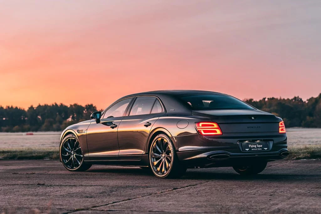 La Czech Squadron Collection con la que Bentley Praga homenajea a los héroes de la RAF 5 Motor16 2025 Bentley Czech Squadron. Praga. Imagen Flying Spur.