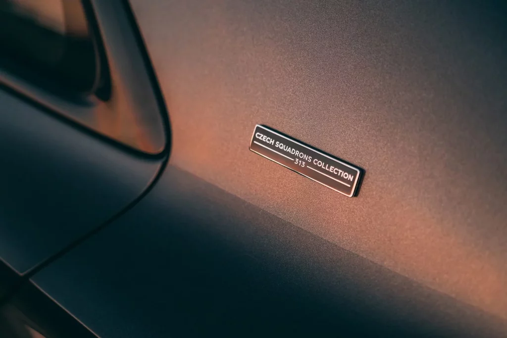 La Czech Squadron Collection con la que Bentley Praga homenajea a los héroes de la RAF 11 Motor16 2025 Bentley Czech Squadron collection 5 Motor16