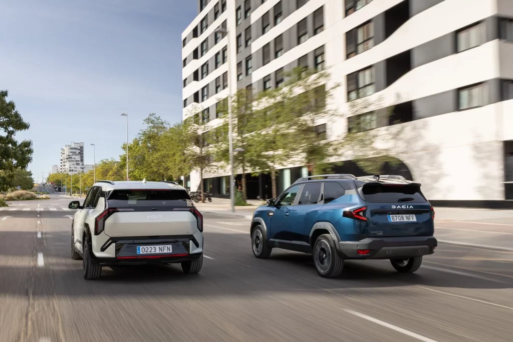 2025 Comparativa Bigster-EV3. Foto movimiento trasera.