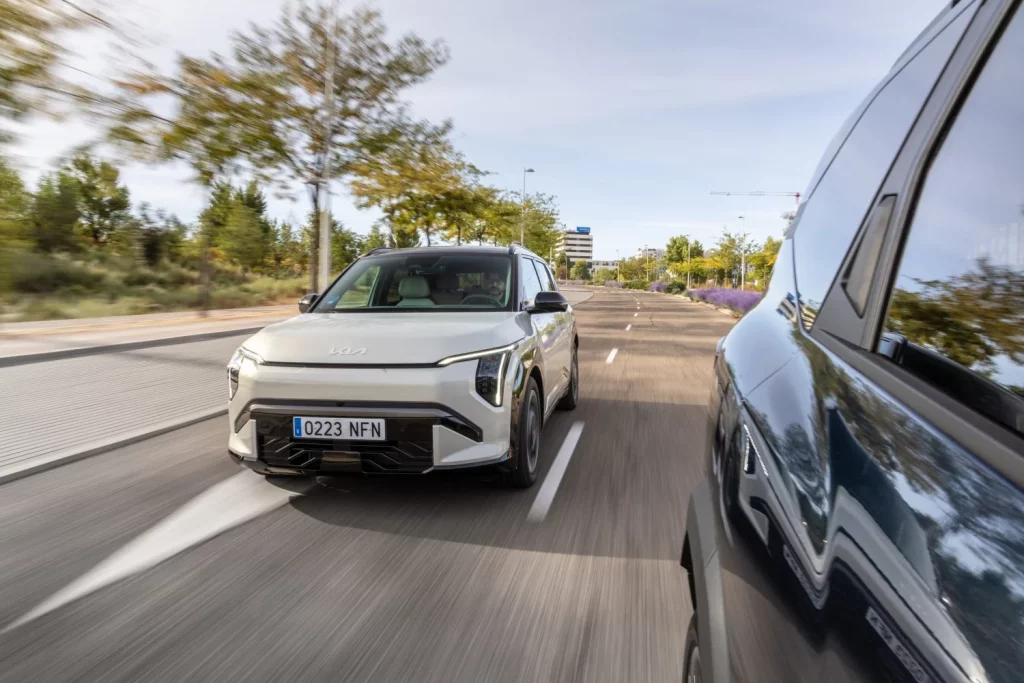 2025 Comparativa Bigster-EV3. Foto movimiento Kia.