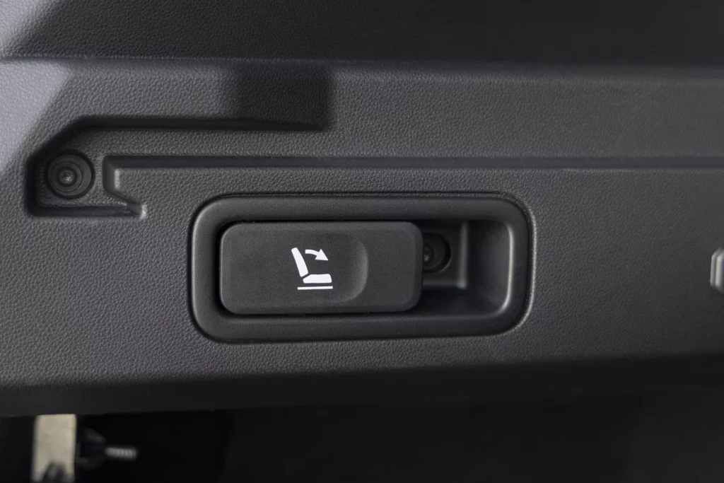 2025 Dacia Bigster compa Kia 16 Motor16