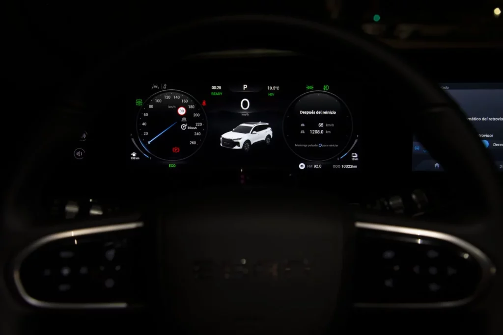 2025 EBRO s700 PHEV. Viaje. Relojes con imágenes.