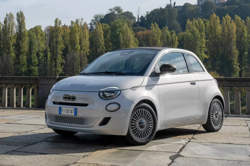 El Fiat 500 Ibrida te hará tomarte la vida sin prisas 23 Motor16 2025 Fiat 500 Ibrida 11 Motor16