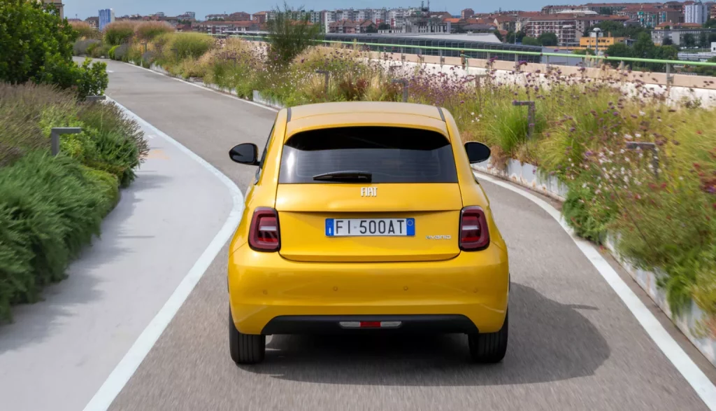 El Fiat 500 Ibrida te hará tomarte la vida sin prisas 15 Motor16 2025 Fiat 500 Ibrida 15 Motor16