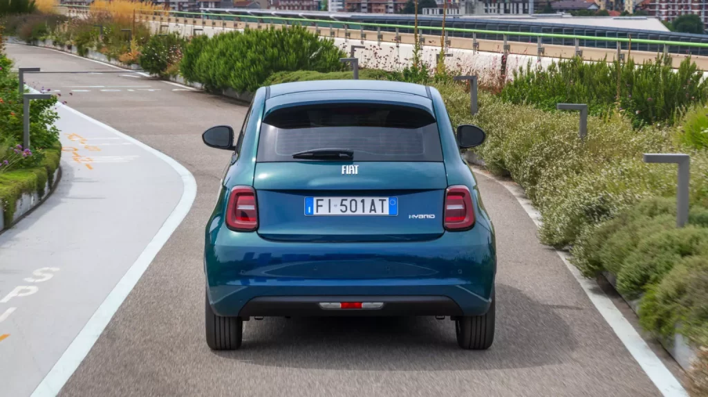 El Fiat 500 Ibrida te hará tomarte la vida sin prisas 20 Motor16 2025 Fiat 500 Ibrida 17 Motor16