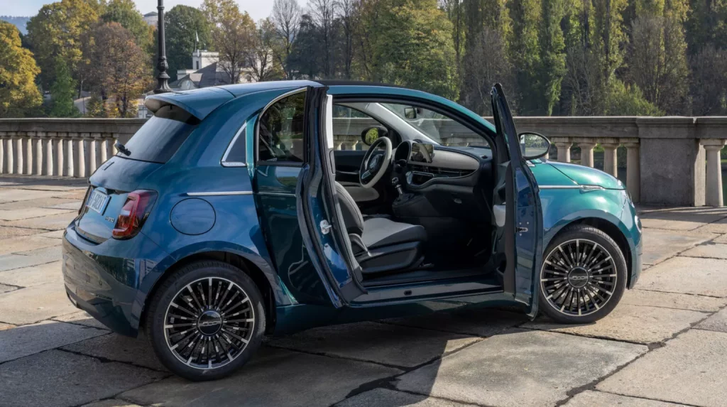 El Fiat 500 Ibrida te hará tomarte la vida sin prisas 3 Motor16 2025 Fiat 500 Ibrida. Imagen 3+1.