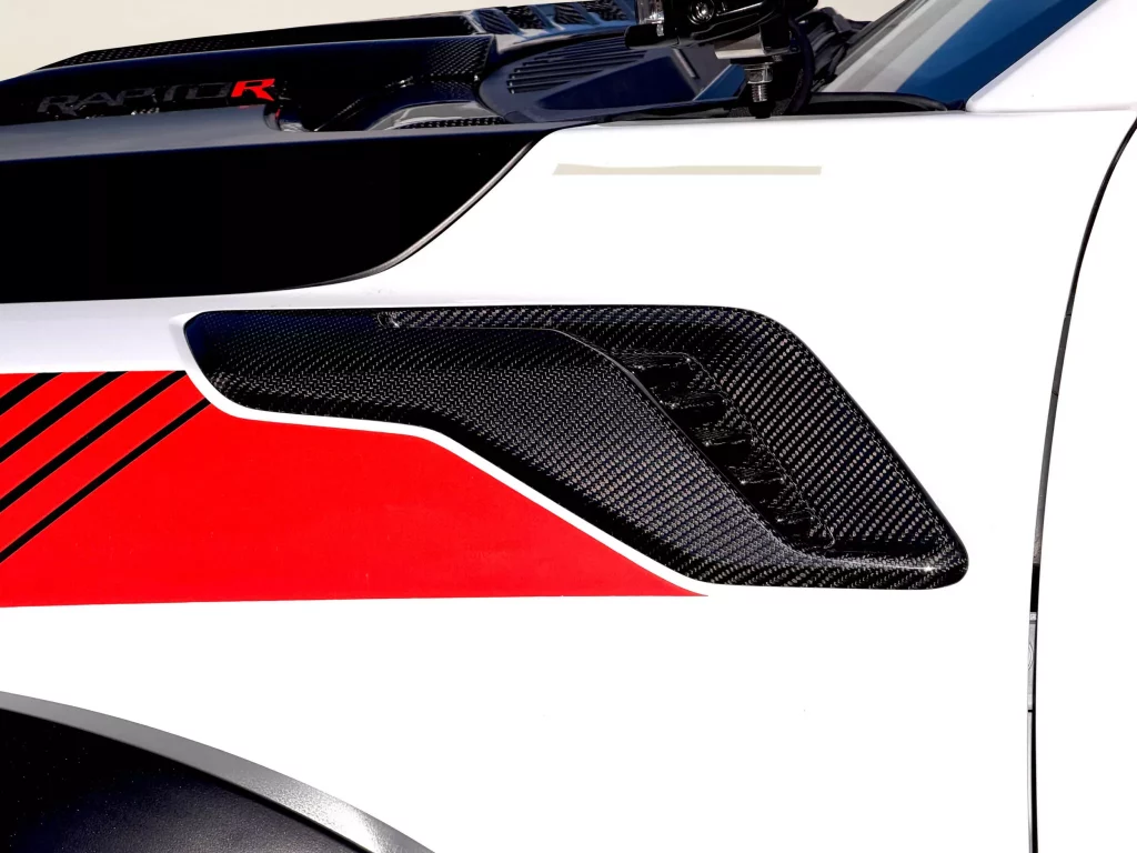 Los 720 CV del F-150 Raptor R no eran suficientes y Ford Performance lo sabía 7 Motor16 2025 Ford F 150 Raptor R SEMA 4 Motor16