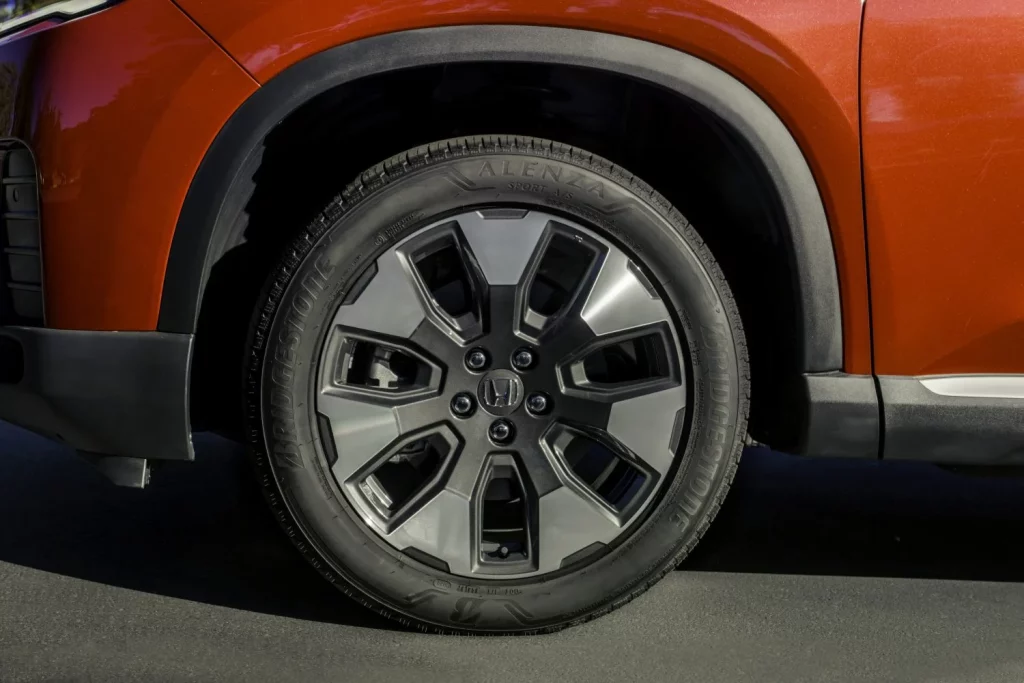 2025 Honda Pilot Elite 7 Motor16