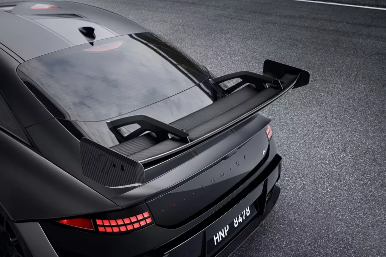 N Performance Part da al IONIQ 6 N un puñado de chucherías propias de la competición