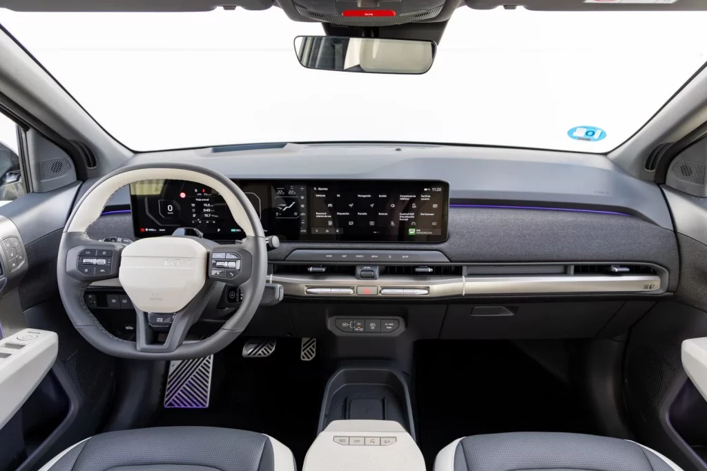 2025 Comparativa EV3. Foto salpicadero.