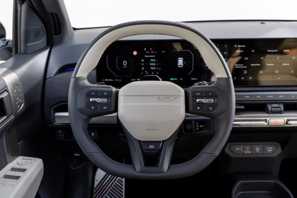 2025 Kia EV3 Compa Dacia 10 Motor16