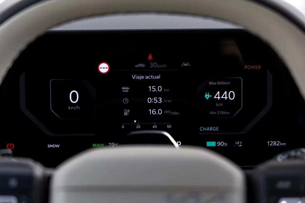 2025 Kia EV3 Compa Dacia 11 Motor16