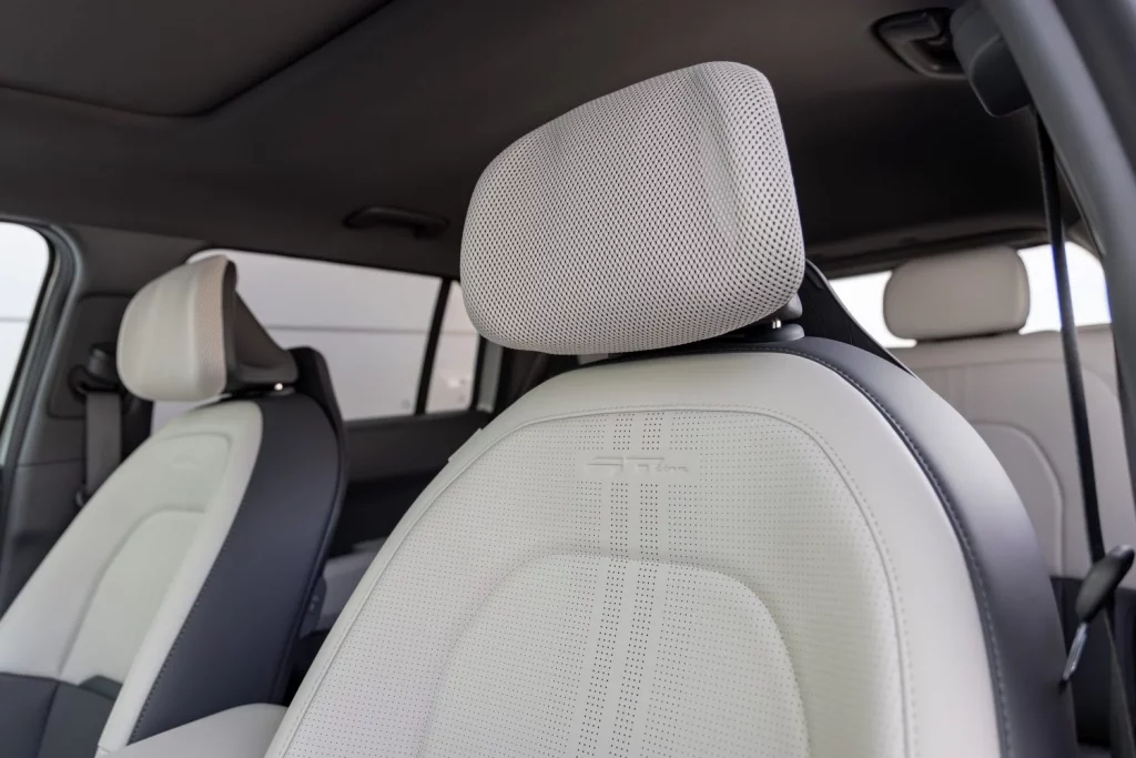 2025 Kia EV3 Compa Dacia 15 Motor16