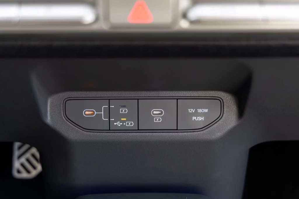 2025 Kia EV3 Compa Dacia 8 Motor16