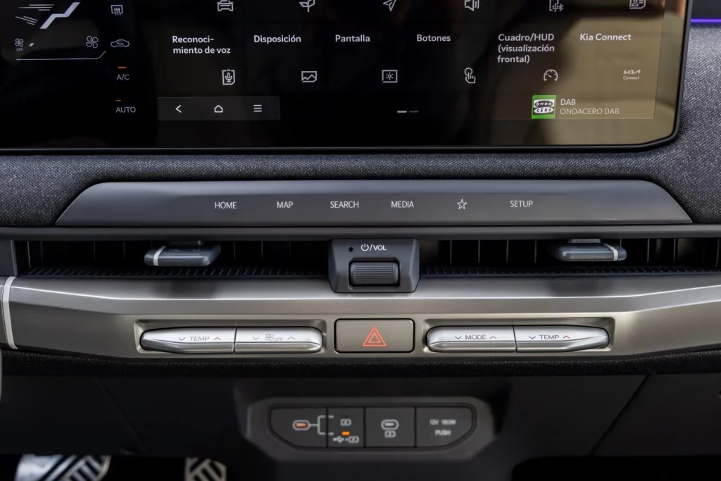 2025 Kia EV3 Compa Dacia 9 Motor16