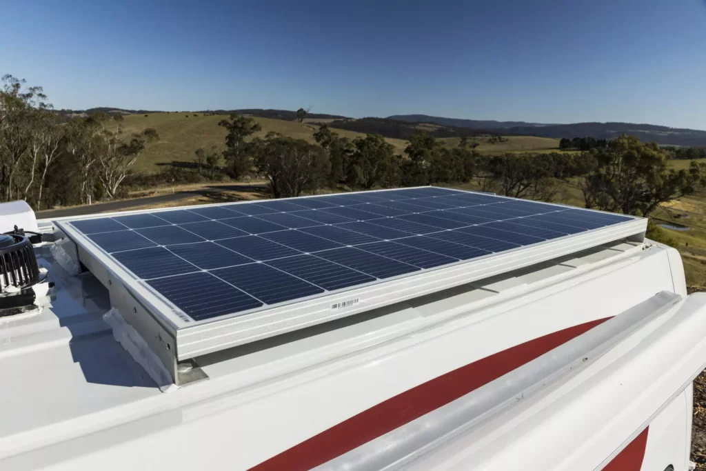 LDV Deliver 9 Camper: la camper china que pone en jaque a las europeas (y por la mitad de precio) 4 Motor16 2025 LDV Deliver 9 Camper. Imagen techo.