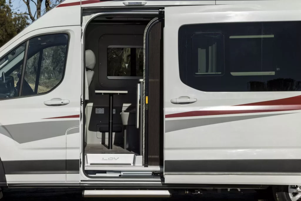 LDV Deliver 9 Camper: la camper china que pone en jaque a las europeas (y por la mitad de precio) 21 Motor16 2025 LDV Deliver 9 Campervan 16 Motor16