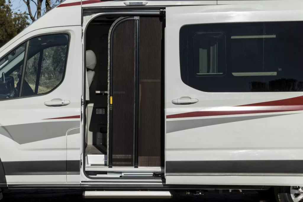 LDV Deliver 9 Camper: la camper china que pone en jaque a las europeas (y por la mitad de precio) 22 Motor16 2025 LDV Deliver 9 Campervan 17 Motor16