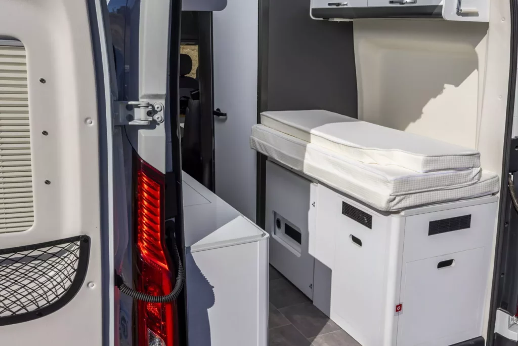 LDV Deliver 9 Camper: la camper china que pone en jaque a las europeas (y por la mitad de precio) 27 Motor16 2025 LDV Deliver 9 Campervan 22 Motor16