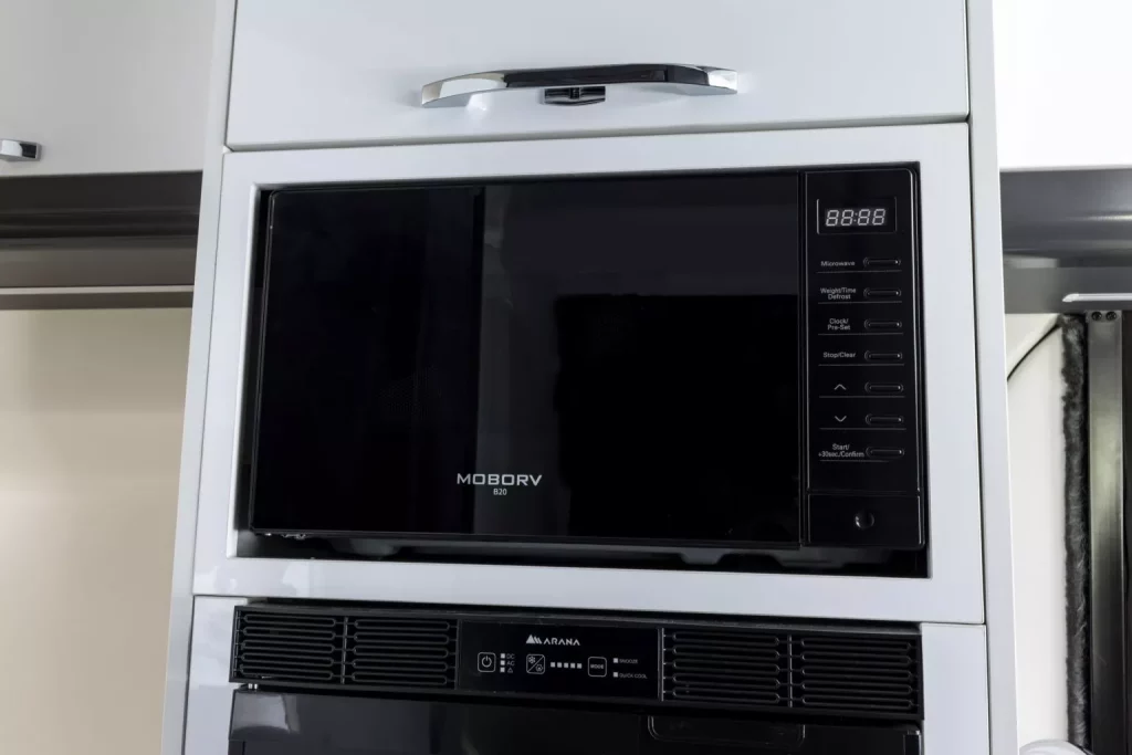 LDV Deliver 9 Camper: la camper china que pone en jaque a las europeas (y por la mitad de precio) 40 Motor16 2025 LDV Deliver 9 Campervan 35 Motor16