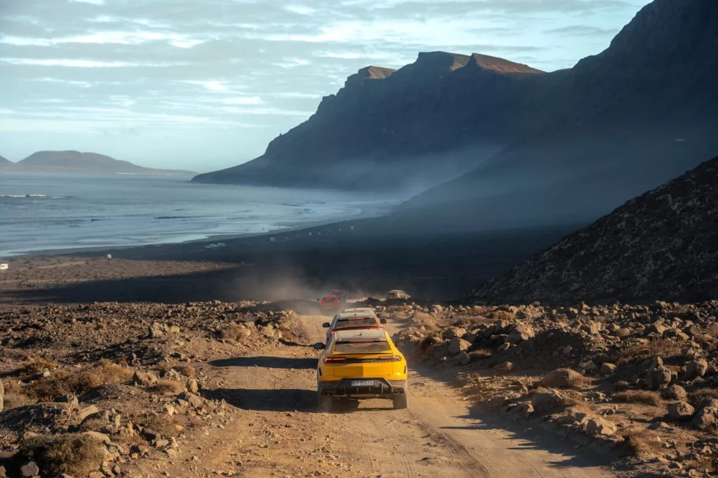 Lanzarote: La isla que elige Lamborghini para disfrutar con su Urus SE de 800 CV 25 Motor16 2025 Lamborghini experiencia lanzarote 12 Motor16