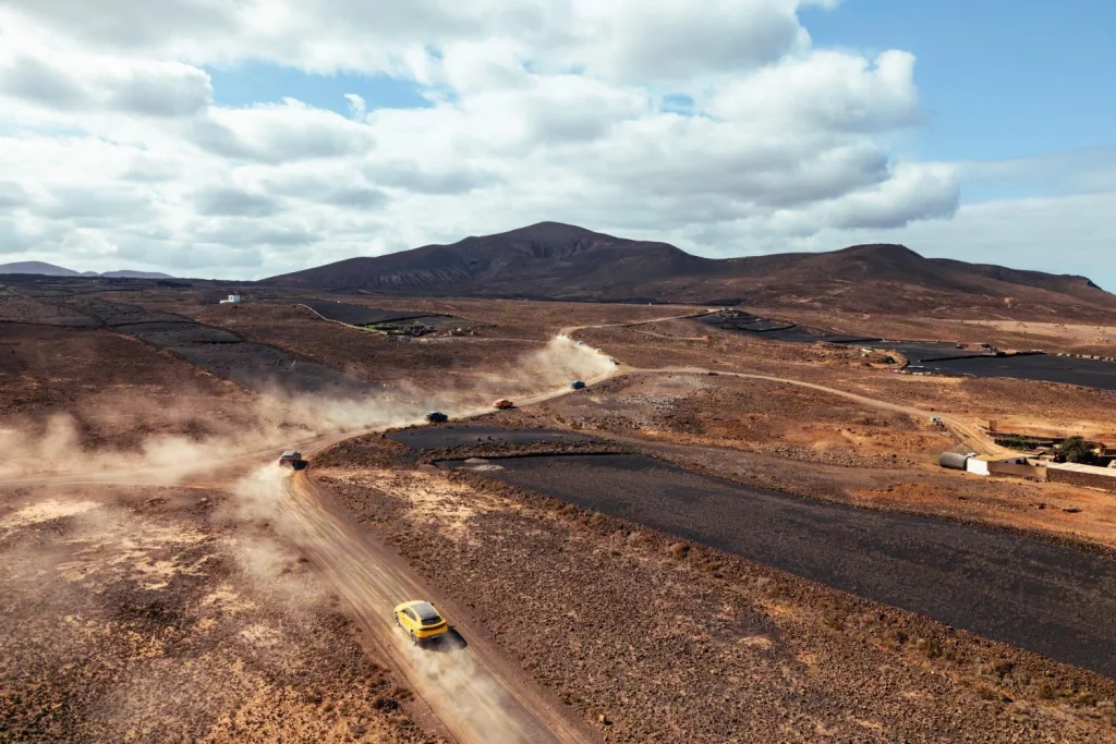 Lanzarote: La isla que elige Lamborghini para disfrutar con su Urus SE de 800 CV 12 Motor16 2025 Lamborghini experiencia lanzarote 21 Motor16